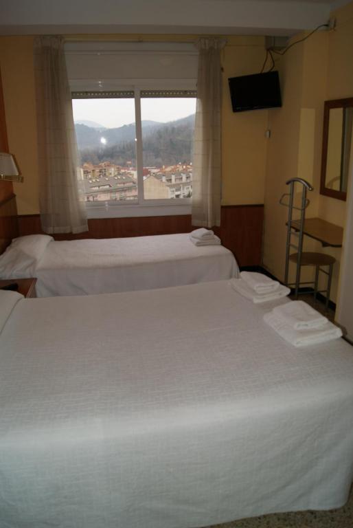 Hostal Sant Bernat Olot Quarto foto