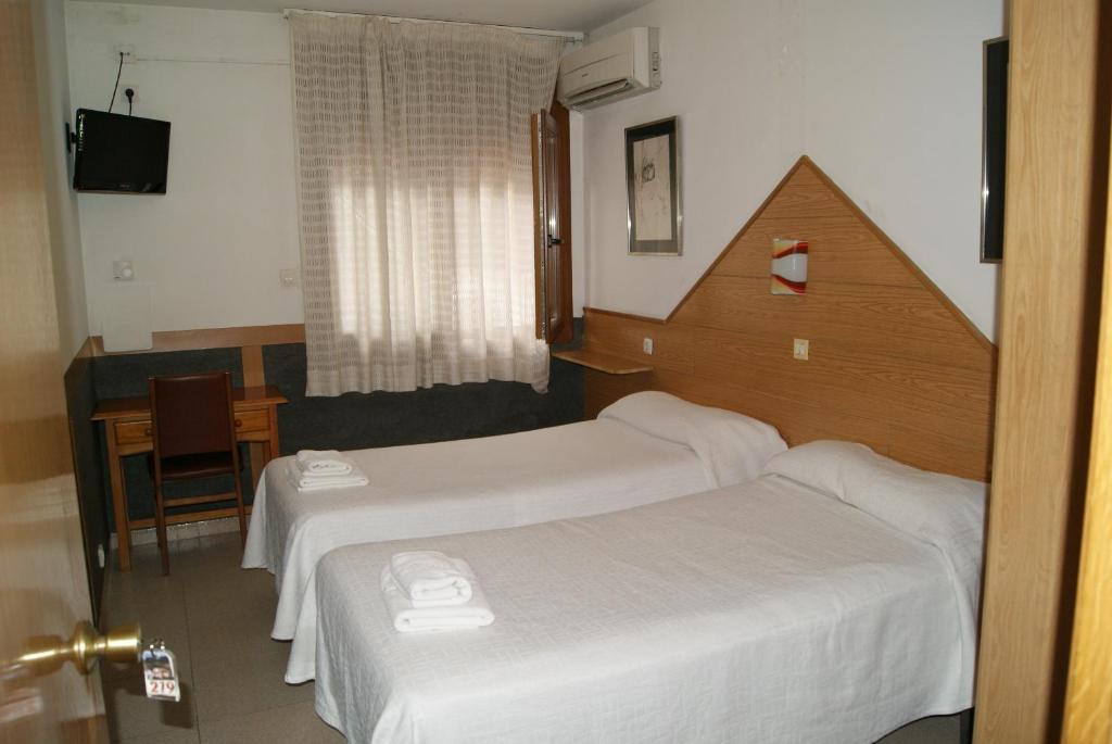 Hostal Sant Bernat Olot Quarto foto